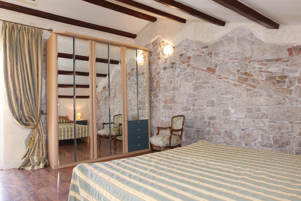 Apartment Midea Rovinj Exteriör bild